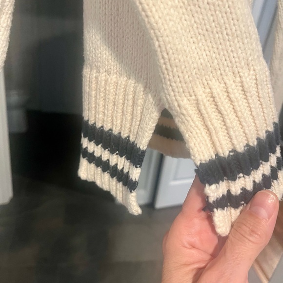 Roller Rabbit cable-knit chunky cotton-blend turtleneck sweater, size M - Picture 7 of 8